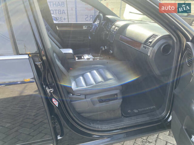 Чорний Фольксваген Туарег, об'ємом двигуна 3.2 л та пробігом 256 тис. км за 9200 $, фото 8 на Automoto.ua