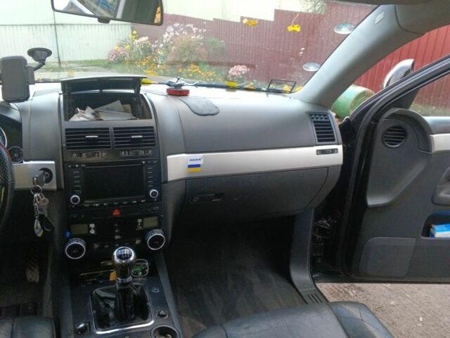 Чорний Фольксваген Туарег, об'ємом двигуна 2 л та пробігом 380 тис. км за 5460 $, фото 11 на Automoto.ua