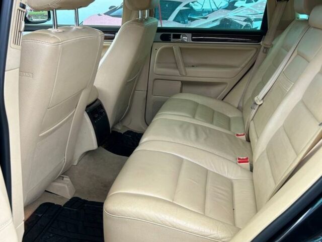 Черный Фольксваген Туарег, объемом двигателя 2.5 л и пробегом 161 тыс. км за 6550 $, фото 12 на Automoto.ua