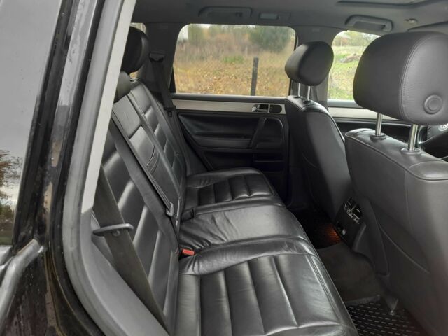 Черный Фольксваген Туарег, объемом двигателя 2.5 л и пробегом 221 тыс. км за 6400 $, фото 8 на Automoto.ua