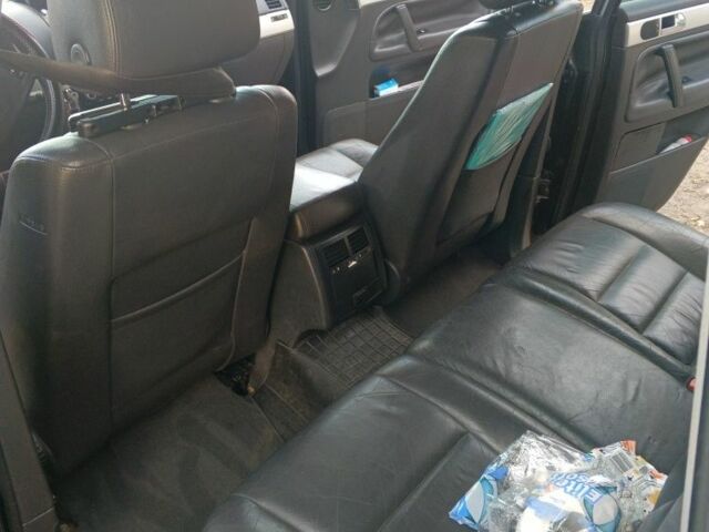 Чорний Фольксваген Туарег, об'ємом двигуна 2 л та пробігом 380 тис. км за 5460 $, фото 2 на Automoto.ua