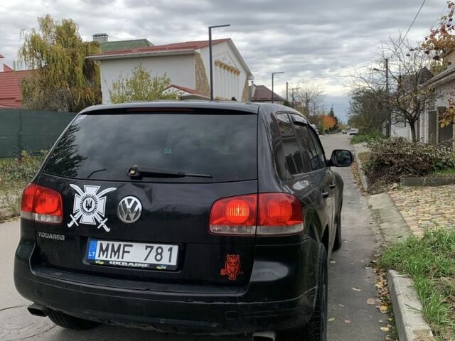 Черный Фольксваген Туарег, объемом двигателя 2.5 л и пробегом 399 тыс. км за 2400 $, фото 3 на Automoto.ua