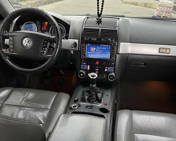Черный Фольксваген Туарег, объемом двигателя 2.5 л и пробегом 420 тыс. км за 7999 $, фото 24 на Automoto.ua