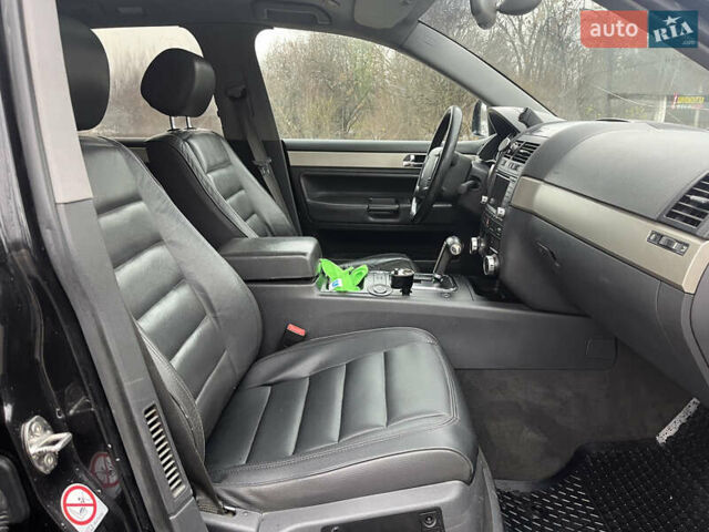 Черный Фольксваген Туарег, объемом двигателя 2.46 л и пробегом 221 тыс. км за 6700 $, фото 5 на Automoto.ua