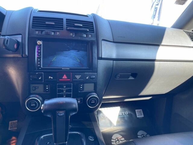 Черный Фольксваген Туарег, объемом двигателя 3.2 л и пробегом 380 тыс. км за 6700 $, фото 14 на Automoto.ua