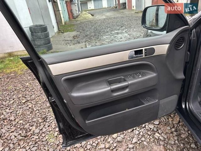 Черный Фольксваген Туарег, объемом двигателя 2.46 л и пробегом 225 тыс. км за 6450 $, фото 21 на Automoto.ua