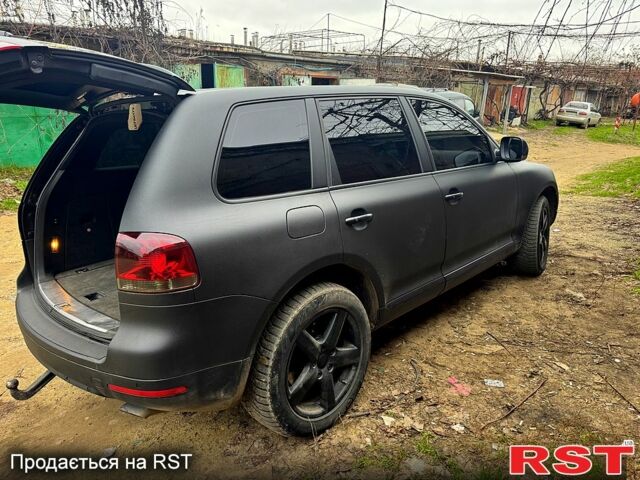 Чорний Фольксваген Туарег, об'ємом двигуна 4.9 л та пробігом 169 тис. км за 6000 $, фото 6 на Automoto.ua