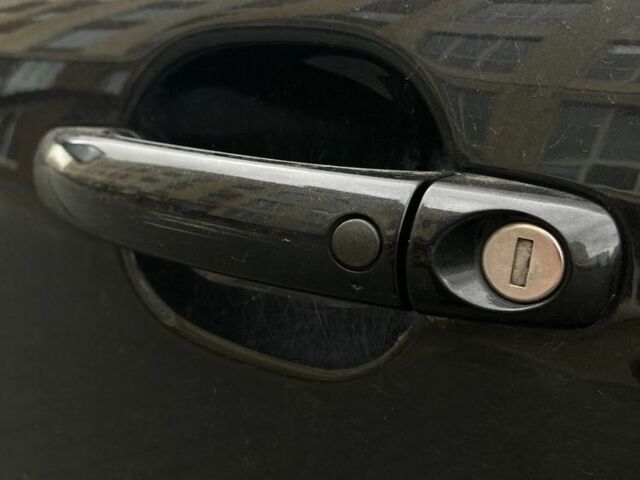 Черный Фольксваген Туарег, объемом двигателя 5 л и пробегом 225 тыс. км за 4099 $, фото 14 на Automoto.ua