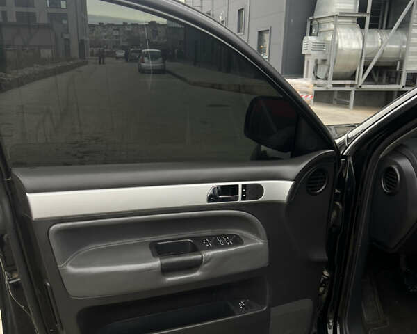 Черный Фольксваген Туарег, объемом двигателя 2.5 л и пробегом 427 тыс. км за 7700 $, фото 14 на Automoto.ua