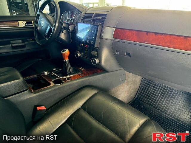 Черный Фольксваген Туарег, объемом двигателя 2.5 л и пробегом 271 тыс. км за 6650 $, фото 6 на Automoto.ua