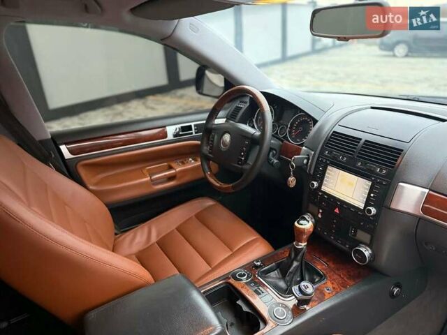 Чорний Фольксваген Туарег, об'ємом двигуна 2.5 л та пробігом 260 тис. км за 8000 $, фото 5 на Automoto.ua