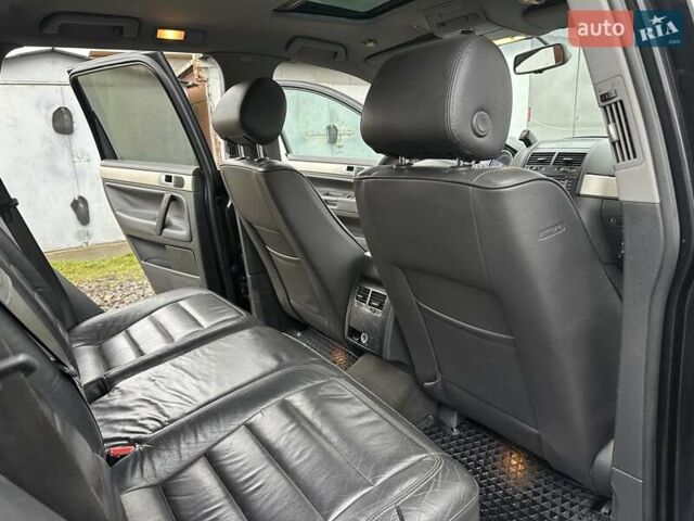 Черный Фольксваген Туарег, объемом двигателя 2.46 л и пробегом 225 тыс. км за 6450 $, фото 30 на Automoto.ua