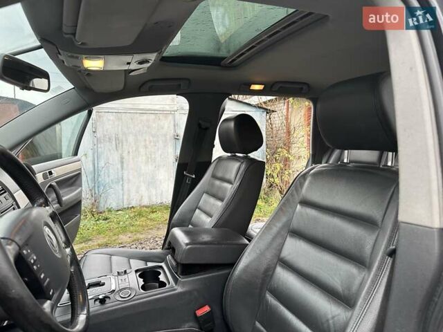 Черный Фольксваген Туарег, объемом двигателя 2.46 л и пробегом 225 тыс. км за 6450 $, фото 23 на Automoto.ua