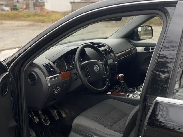 Чорний Фольксваген Туарег, об'ємом двигуна 2.5 л та пробігом 342 тис. км за 6100 $, фото 6 на Automoto.ua