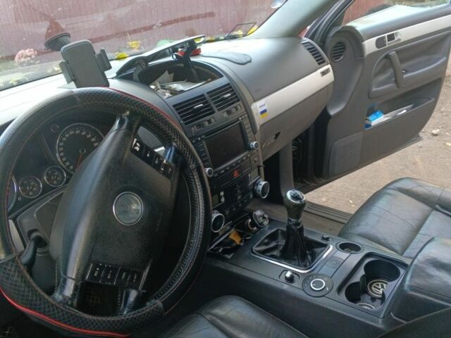 Чорний Фольксваген Туарег, об'ємом двигуна 2 л та пробігом 380 тис. км за 5460 $, фото 4 на Automoto.ua