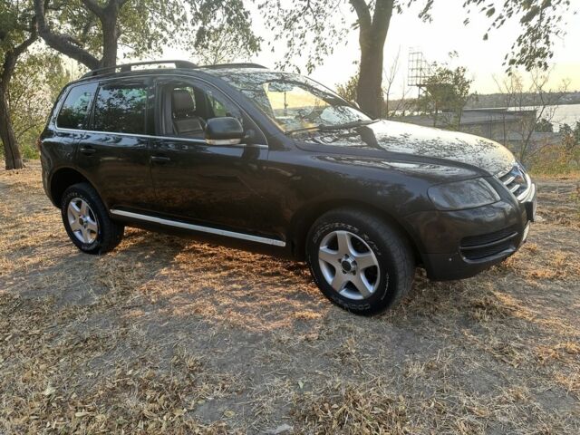 Черный Фольксваген Туарег, объемом двигателя 2.5 л и пробегом 319 тыс. км за 5500 $, фото 4 на Automoto.ua