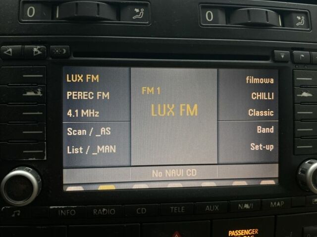 Черный Фольксваген Туарег, объемом двигателя 5 л и пробегом 225 тыс. км за 4099 $, фото 21 на Automoto.ua