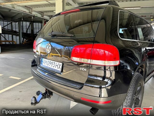 Черный Фольксваген Туарег, объемом двигателя 2.5 л и пробегом 271 тыс. км за 6650 $, фото 3 на Automoto.ua