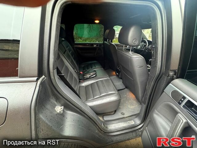 Чорний Фольксваген Туарег, об'ємом двигуна 4.9 л та пробігом 169 тис. км за 6000 $, фото 3 на Automoto.ua