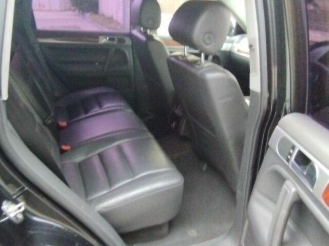 Черный Фольксваген Туарег, объемом двигателя 2.5 л и пробегом 168 тыс. км за 3900 $, фото 5 на Automoto.ua