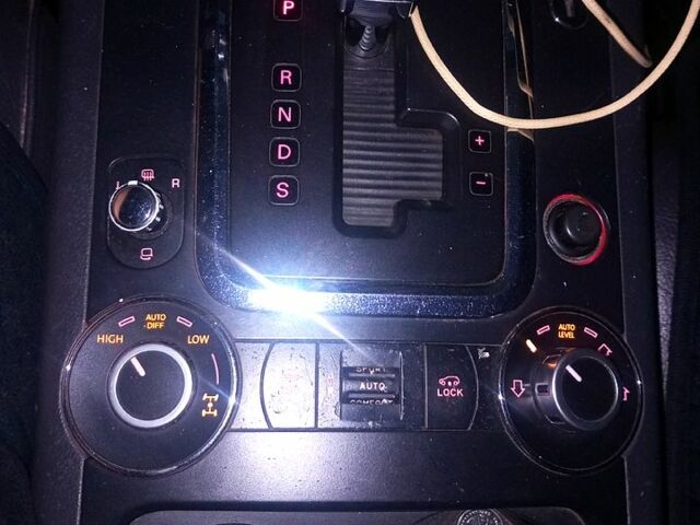 Чорний Фольксваген Туарег, об'ємом двигуна 2.5 л та пробігом 317 тис. км за 8500 $, фото 3 на Automoto.ua