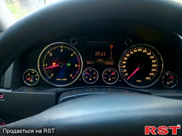 Черный Фольксваген Туарег, объемом двигателя 2.5 л и пробегом 317 тыс. км за 8500 $, фото 10 на Automoto.ua