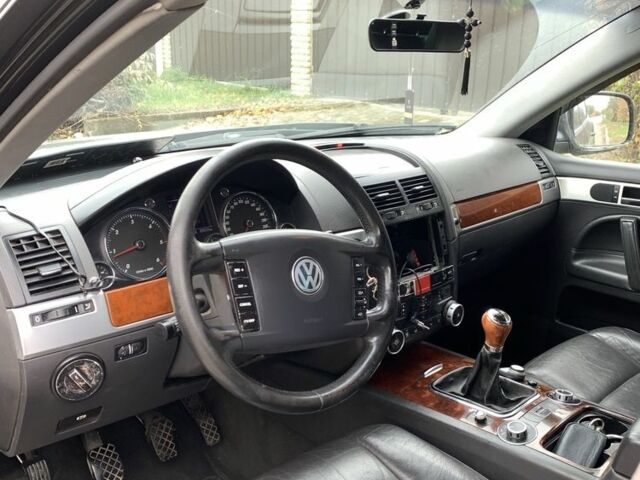 Черный Фольксваген Туарег, объемом двигателя 2.5 л и пробегом 399 тыс. км за 2400 $, фото 4 на Automoto.ua