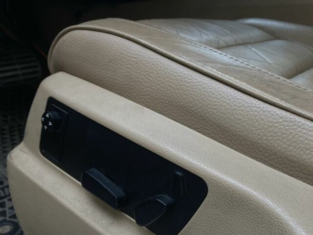 Черный Фольксваген Туарег, объемом двигателя 5 л и пробегом 225 тыс. км за 4099 $, фото 16 на Automoto.ua