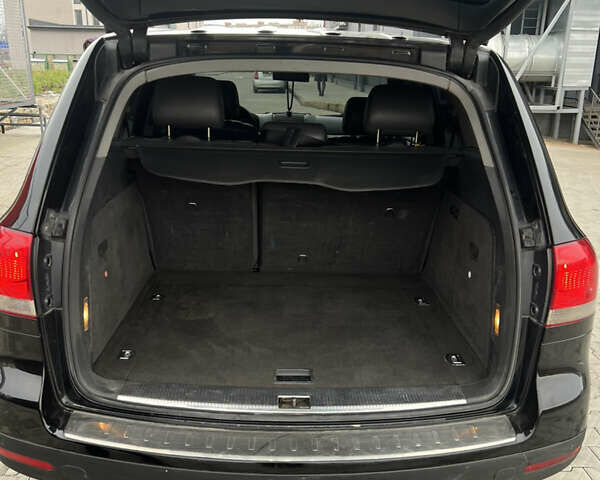 Черный Фольксваген Туарег, объемом двигателя 2.46 л и пробегом 426 тыс. км за 7400 $, фото 24 на Automoto.ua