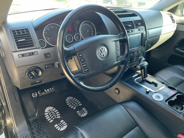 Черный Фольксваген Туарег, объемом двигателя 3.2 л и пробегом 380 тыс. км за 6700 $, фото 10 на Automoto.ua