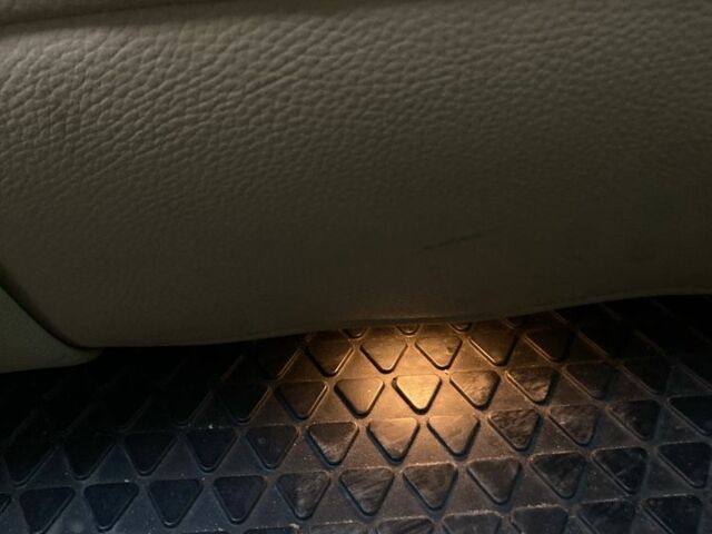 Черный Фольксваген Туарег, объемом двигателя 5 л и пробегом 225 тыс. км за 4099 $, фото 12 на Automoto.ua