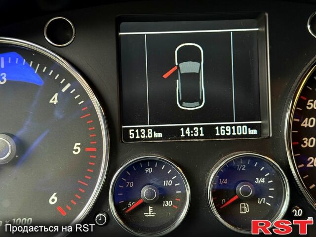 Чорний Фольксваген Туарег, об'ємом двигуна 4.9 л та пробігом 169 тис. км за 6000 $, фото 2 на Automoto.ua