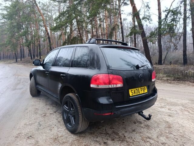 Черный Фольксваген Туарег, объемом двигателя 3 л и пробегом 333 тыс. км за 3950 $, фото 4 на Automoto.ua