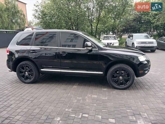 Черный Фольксваген Туарег, объемом двигателя 3.2 л и пробегом 280 тыс. км за 7700 $, фото 2 на Automoto.ua