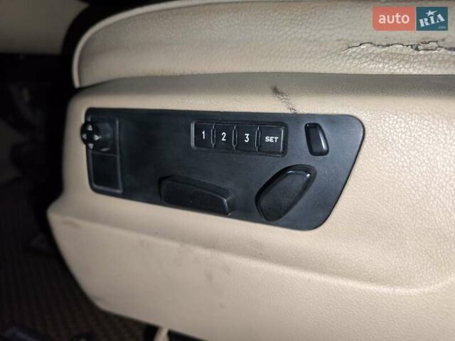 Чорний Фольксваген Туарег, об'ємом двигуна 3 л та пробігом 311 тис. км за 8600 $, фото 5 на Automoto.ua