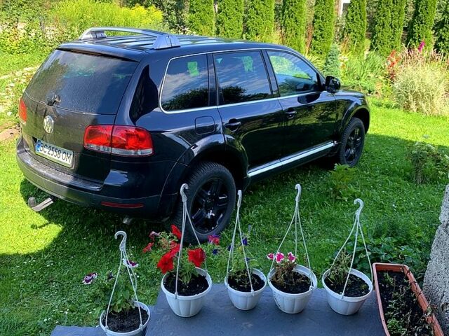 Черный Фольксваген Туарег, объемом двигателя 3 л и пробегом 200 тыс. км за 13000 $, фото 3 на Automoto.ua