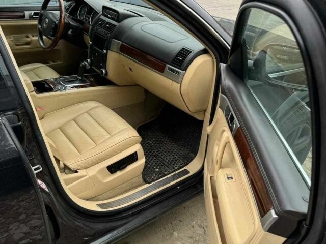 Черный Фольксваген Туарег, объемом двигателя 0 л и пробегом 111 тыс. км за 4000 $, фото 12 на Automoto.ua