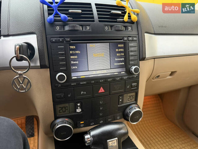 Черный Фольксваген Туарег, объемом двигателя 2.97 л и пробегом 329 тыс. км за 9500 $, фото 35 на Automoto.ua