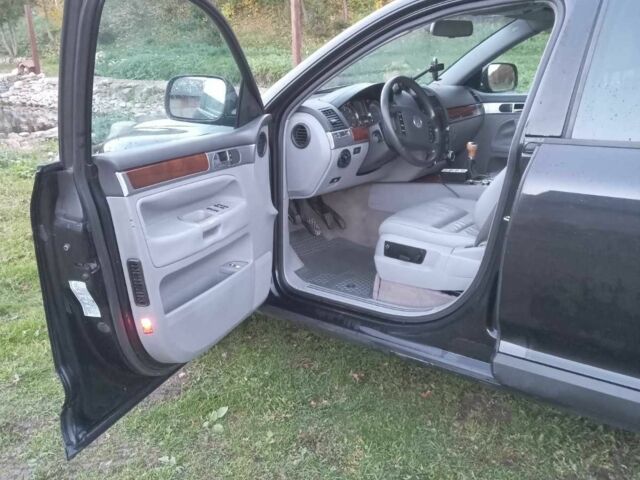 Черный Фольксваген Туарег, объемом двигателя 0 л и пробегом 281 тыс. км за 4500 $, фото 4 на Automoto.ua