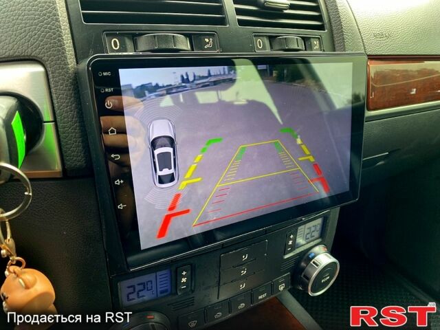 Черный Фольксваген Туарег, объемом двигателя 3.2 л и пробегом 243 тыс. км за 8500 $, фото 6 на Automoto.ua