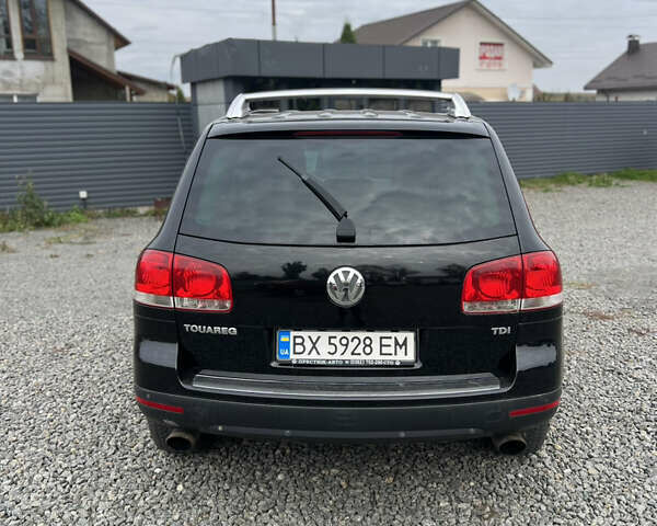 Чорний Фольксваген Туарег, об'ємом двигуна 2.46 л та пробігом 190 тис. км за 8800 $, фото 4 на Automoto.ua