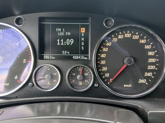 Черный Фольксваген Туарег, объемом двигателя 3 л и пробегом 408 тыс. км за 10500 $, фото 12 на Automoto.ua