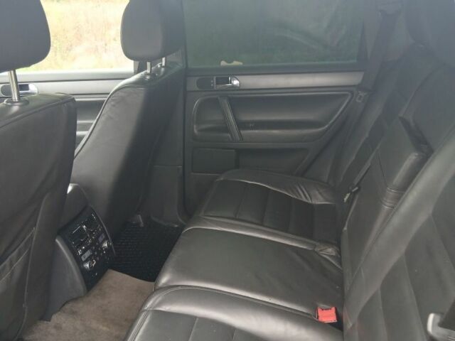 Черный Фольксваген Туарег, объемом двигателя 3 л и пробегом 408 тыс. км за 10500 $, фото 6 на Automoto.ua