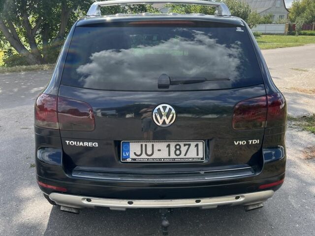 Черный Фольксваген Туарег, объемом двигателя 5 л и пробегом 320 тыс. км за 3600 $, фото 5 на Automoto.ua