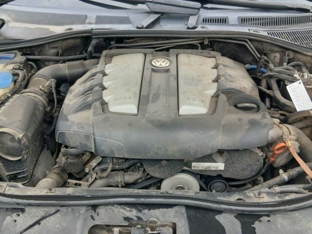 Черный Фольксваген Туарег, объемом двигателя 3 л и пробегом 408 тыс. км за 10500 $, фото 14 на Automoto.ua