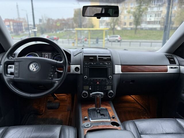 Черный Фольксваген Туарег, объемом двигателя 3 л и пробегом 360 тыс. км за 3999 $, фото 6 на Automoto.ua