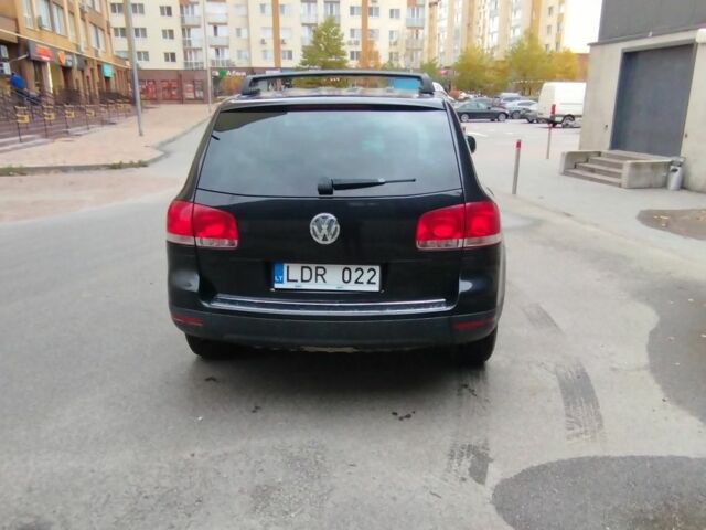 Чорний Фольксваген Туарег, об'ємом двигуна 3 л та пробігом 326 тис. км за 5500 $, фото 3 на Automoto.ua