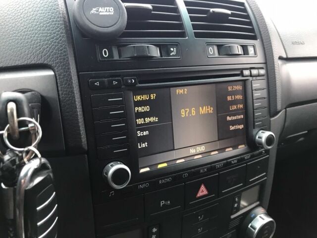 Черный Фольксваген Туарег, объемом двигателя 3 л и пробегом 212 тыс. км за 8555 $, фото 3 на Automoto.ua