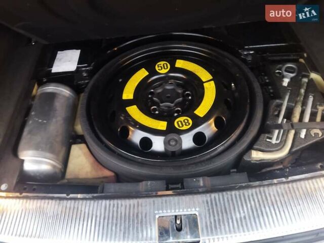 Черный Фольксваген Туарег, объемом двигателя 3.19 л и пробегом 249 тыс. км за 6400 $, фото 4 на Automoto.ua