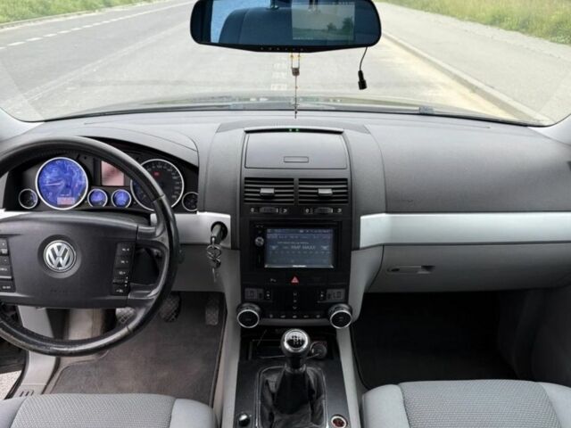 Черный Фольксваген Туарег, объемом двигателя 0 л и пробегом 240 тыс. км за 5100 $, фото 6 на Automoto.ua